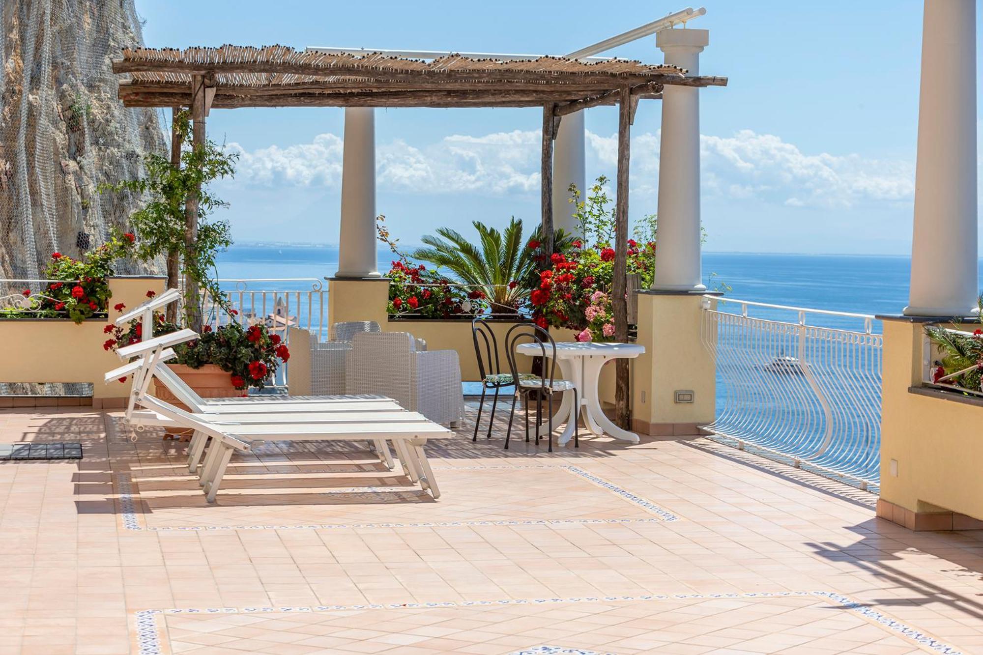Apartments Amalfi Design Sea View Accessible By 250 Steps Exterior photo