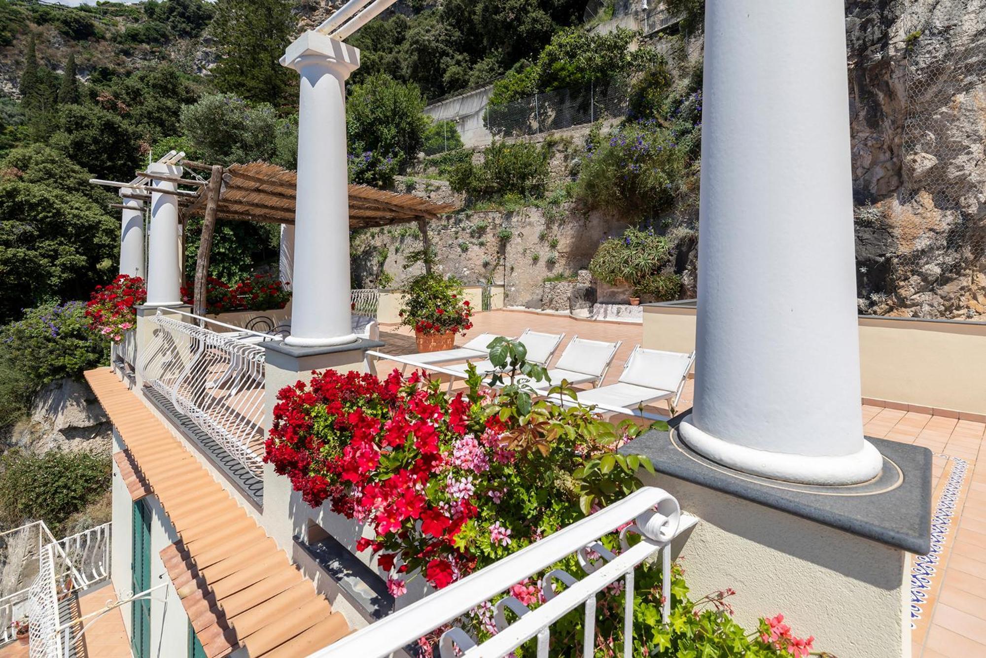 Apartments Amalfi Design Sea View Accessible By 250 Steps Exterior photo